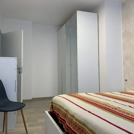 Trilocale In Zona Bocconi/navigli Apartamento *