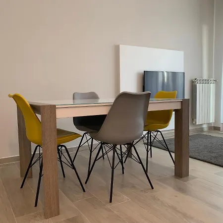 Apartment Trilocale In Zona Bocconi/navigli Milan