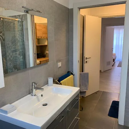 Trilocale In Zona Bocconi/navigli Apartamento *