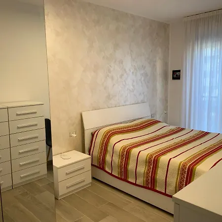 Apartamento Trilocale In Zona Bocconi/navigli *